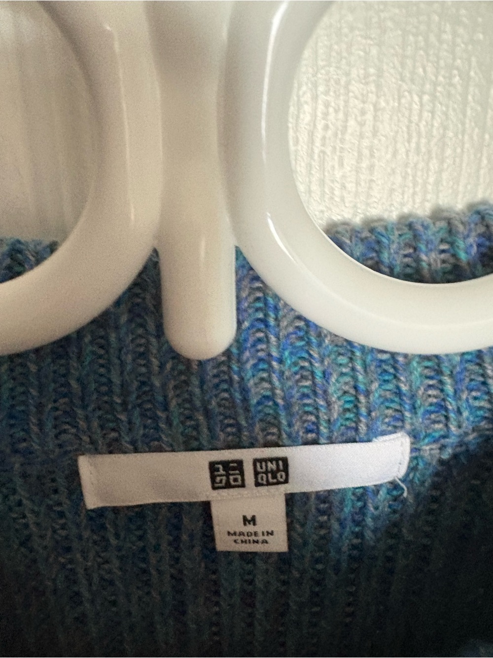 Uniqlo Sweater - Picture 4 of 4